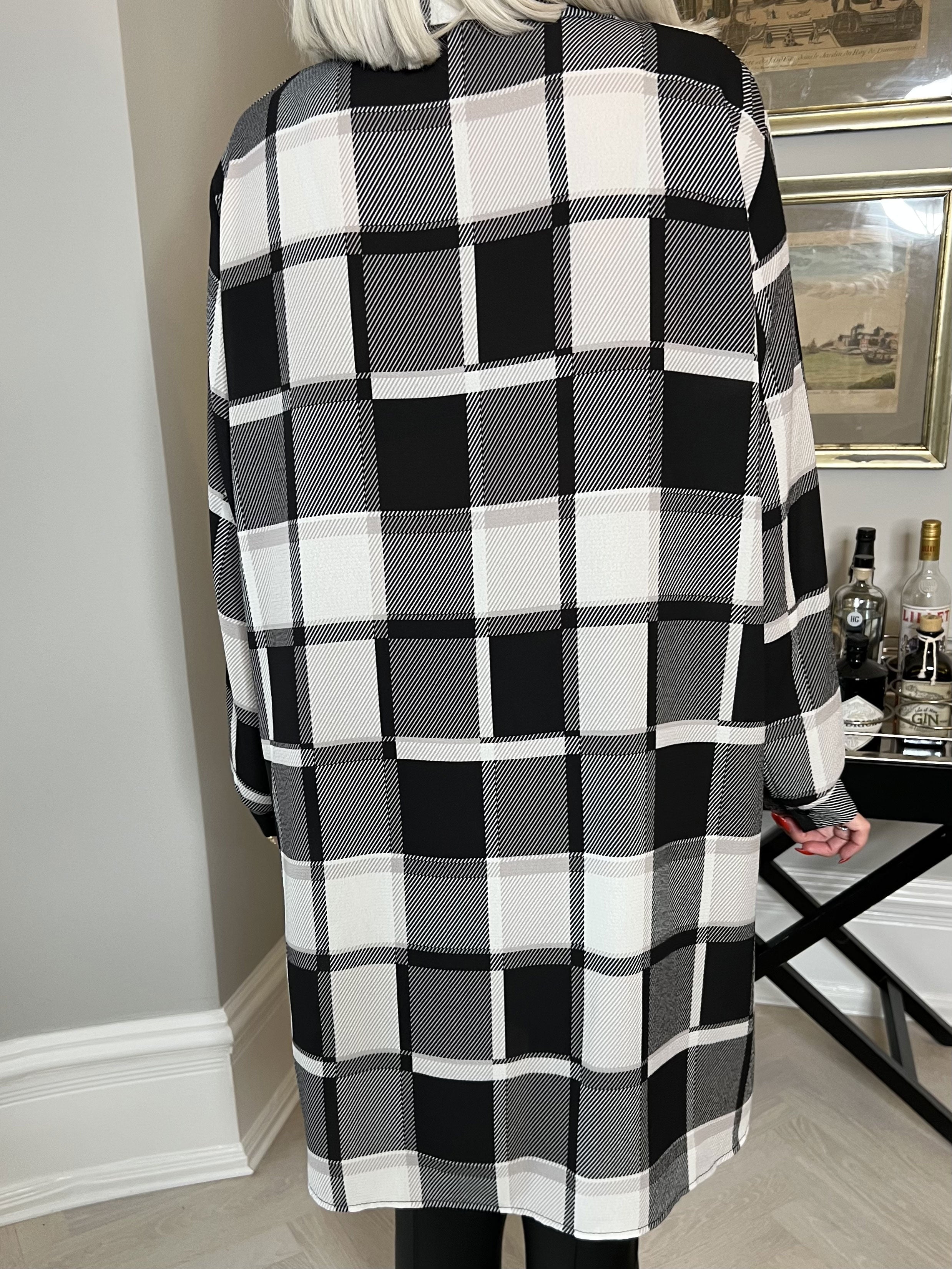 Felippa - Fin skjortklänning i plus size i rutigt tyg